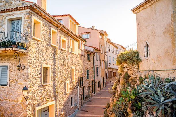 Amazing New Property In The Heart Of The Old Town Of アンティーブ エクステリア 写真