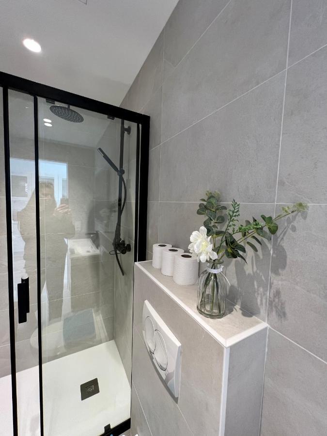 Amazing New Property In The Heart Of The Old Town Of アンティーブ エクステリア 写真